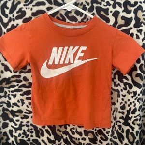 2000’s nike baby tee